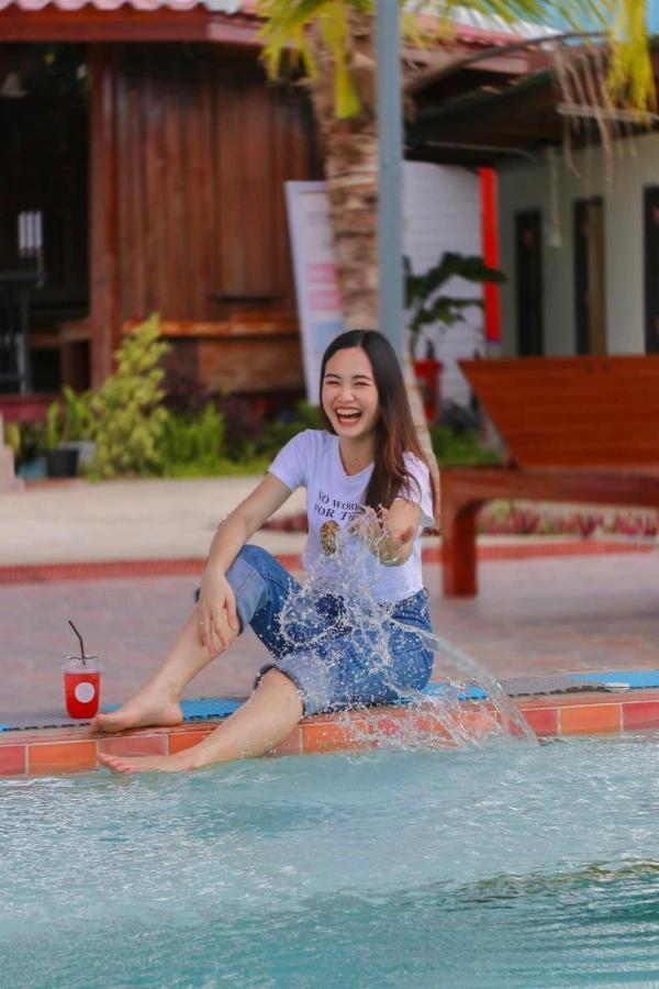 Srihome ยายศรีโฮมแอนแคมป์ปิ้ง Ban Don Tum Exterior photo