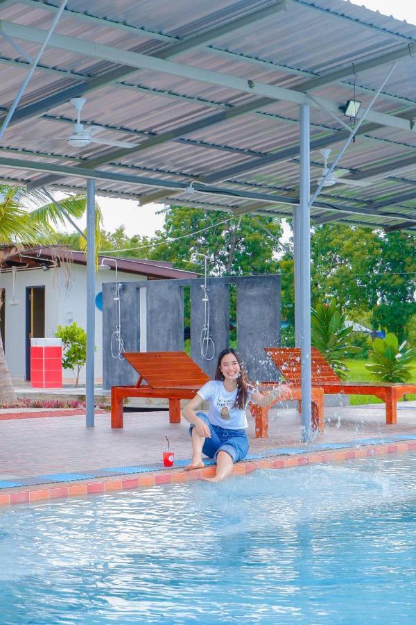 Srihome ยายศรีโฮมแอนแคมป์ปิ้ง Ban Don Tum Exterior photo